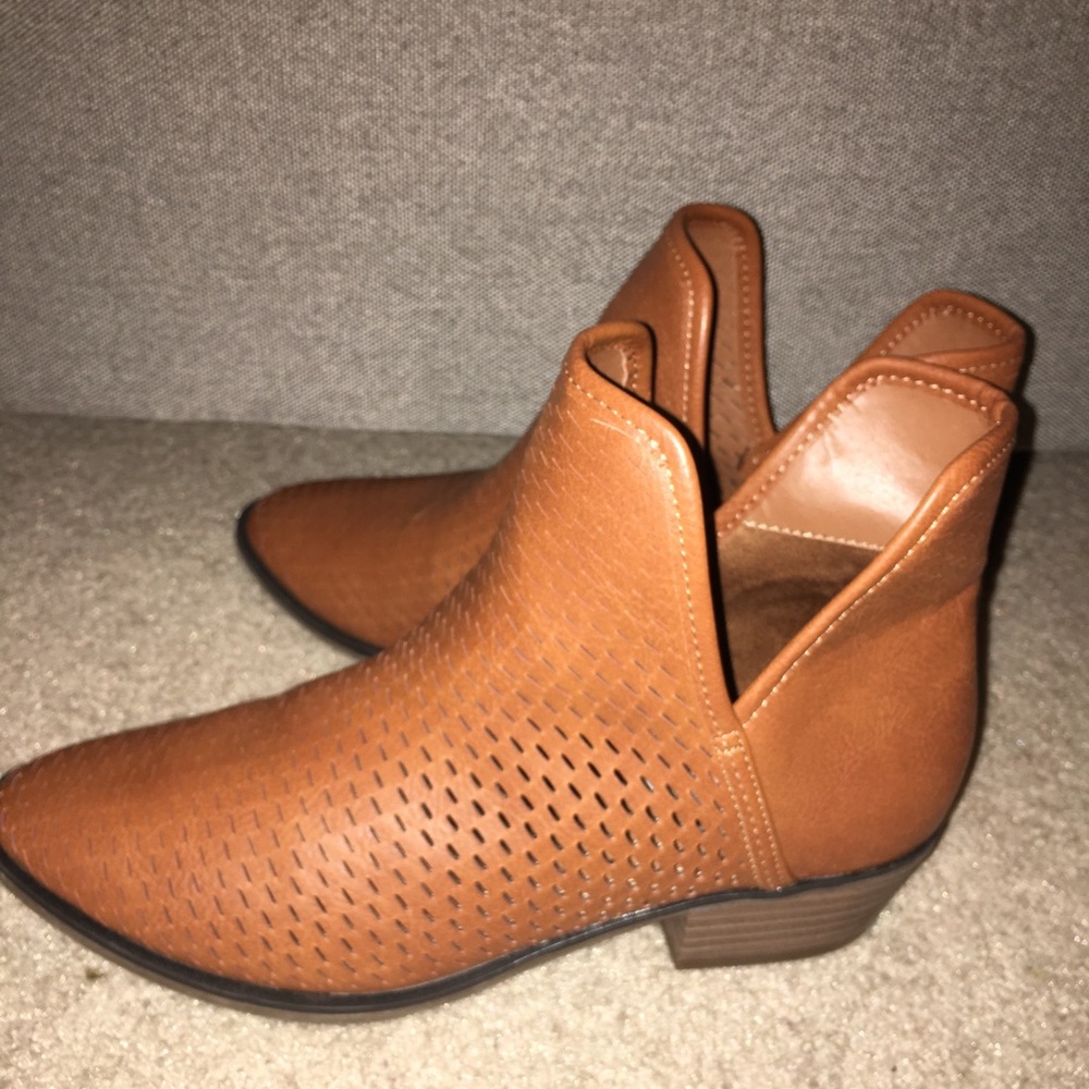 Plume brown booties